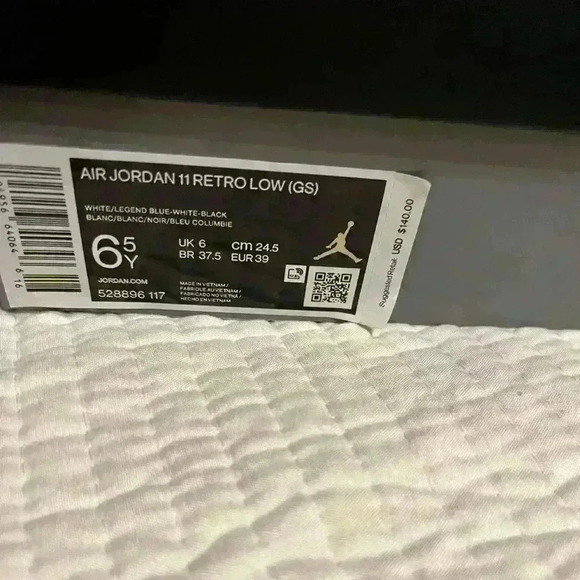 Jordan 11 Lows Legend Blue